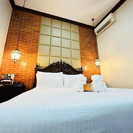 Vigan Plaza Hotel Exterior foto