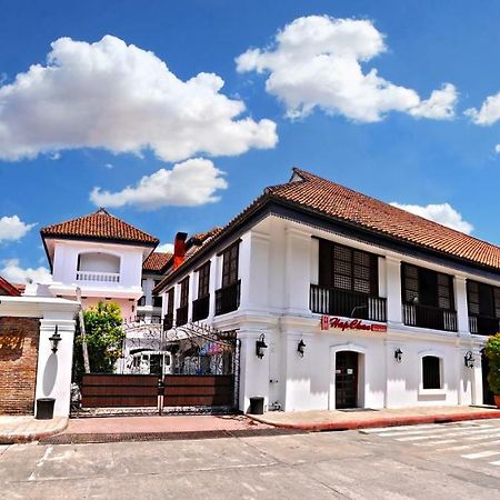 Vigan Plaza Hotel Exterior foto