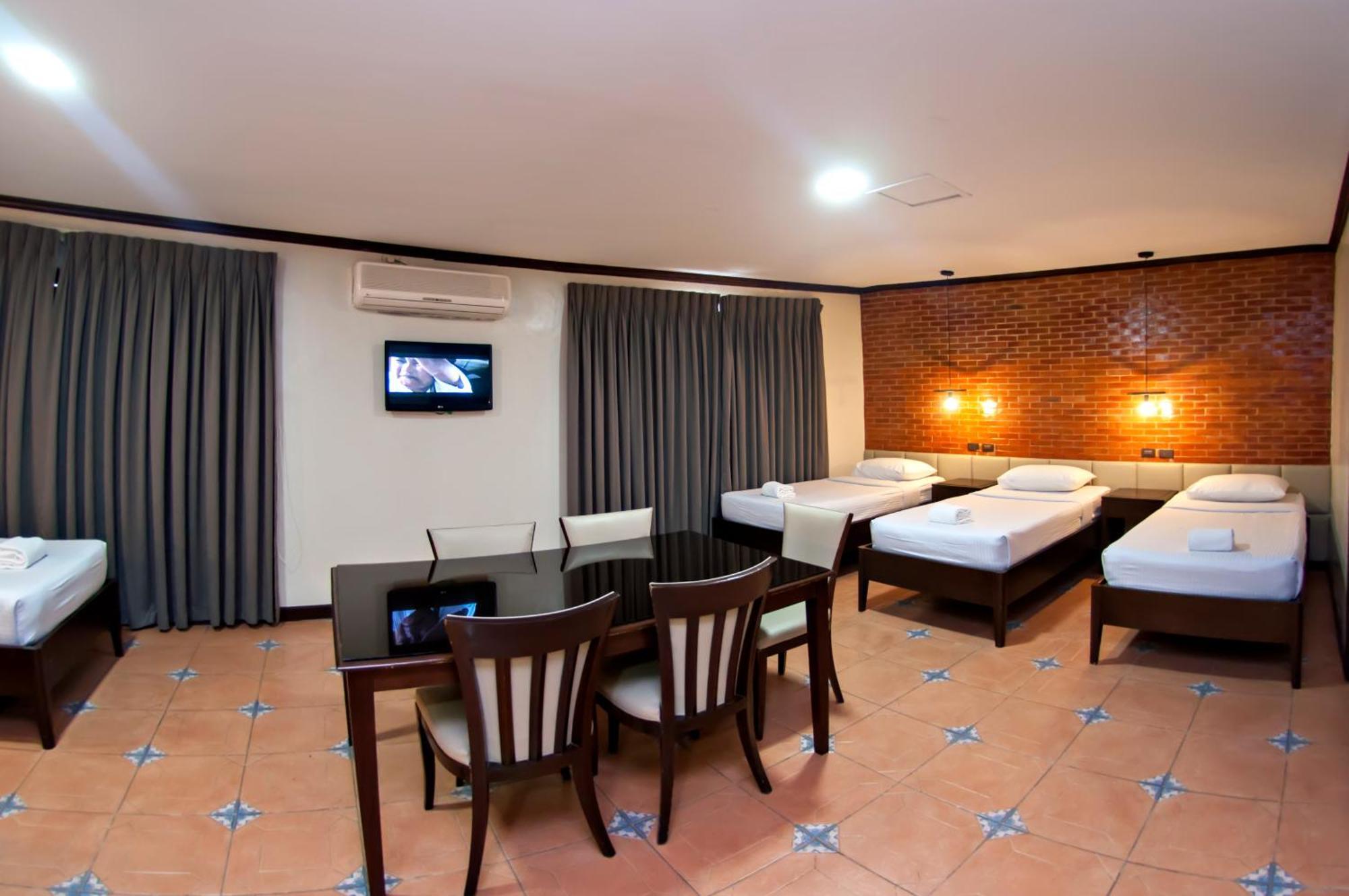 Vigan Plaza Hotel Exterior foto