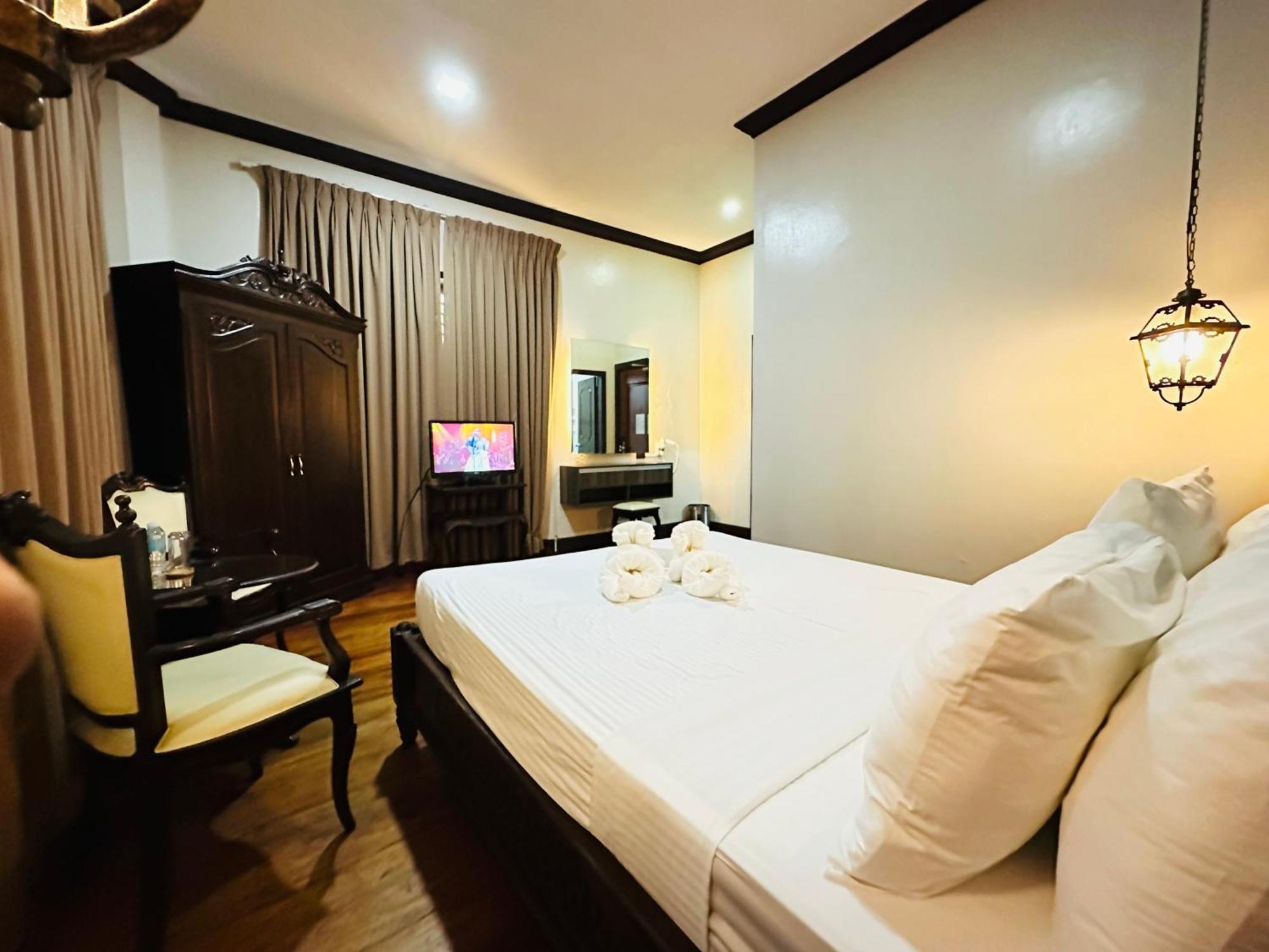 Vigan Plaza Hotel Exterior foto