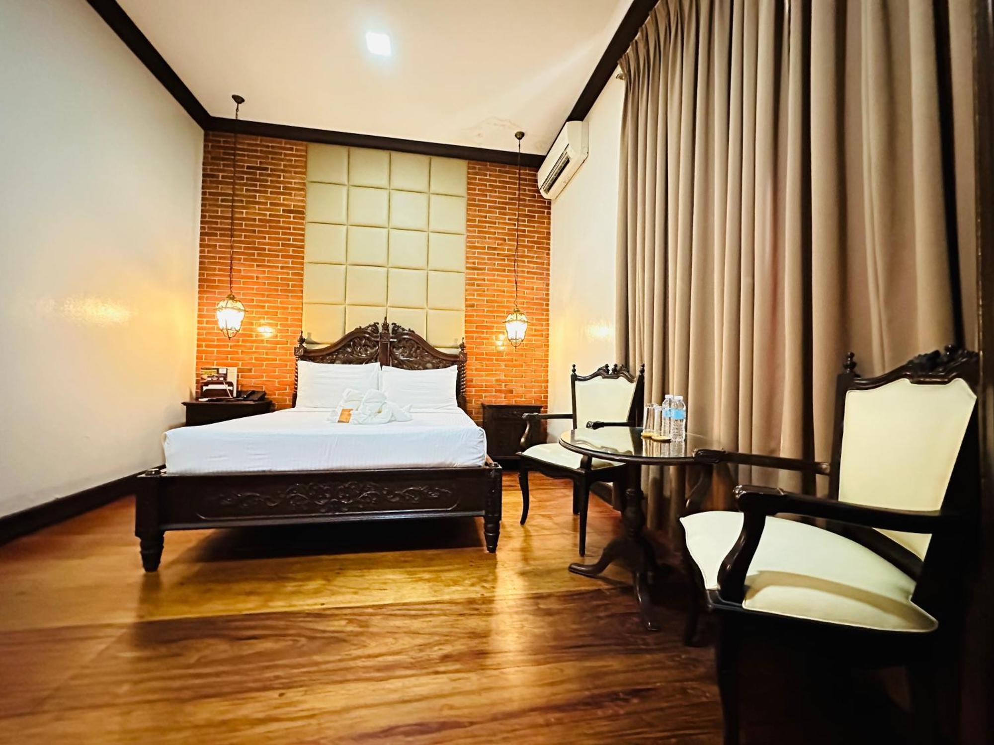 Vigan Plaza Hotel Exterior foto