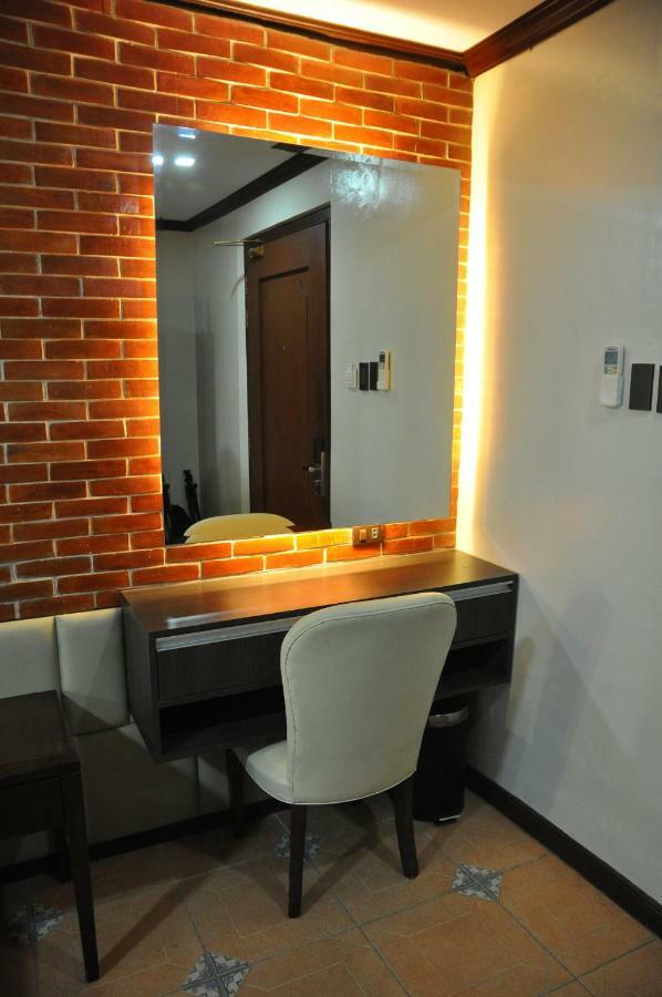 Vigan Plaza Hotel Exterior foto