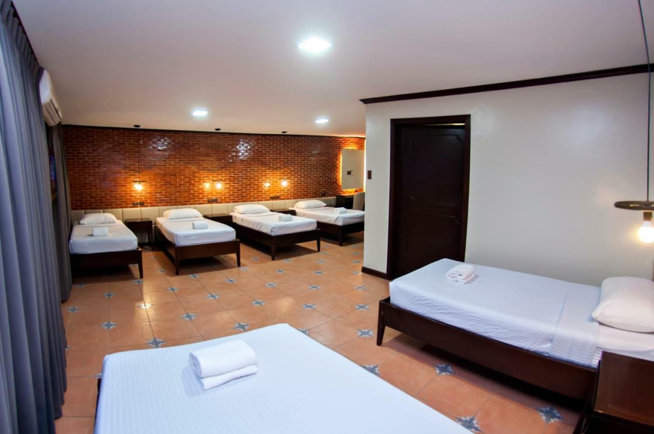 Vigan Plaza Hotel Exterior foto