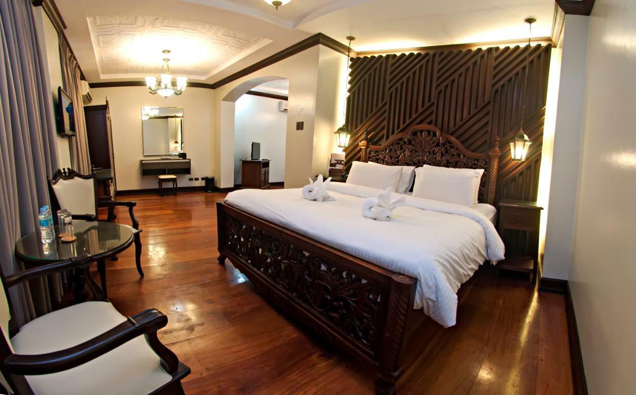 Vigan Plaza Hotel Exterior foto
