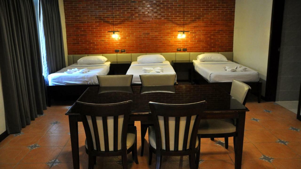 Vigan Plaza Hotel Exterior foto